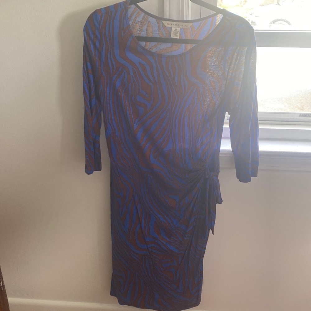 blue and black zebra striped elbow sleeve dress